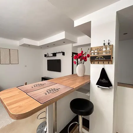 Le Coquelicot Apartment *